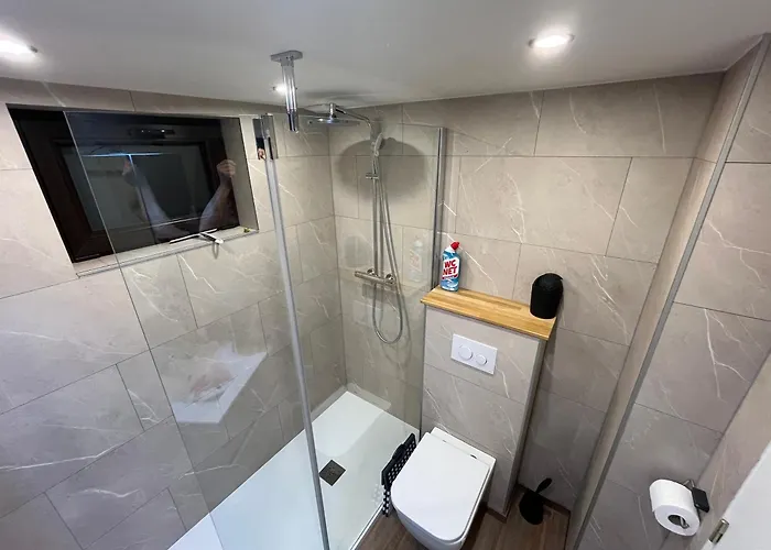 Chez Fernand Gezellig Huisdiervrij Te Hotton, Nabij Durbuy Holiday park *